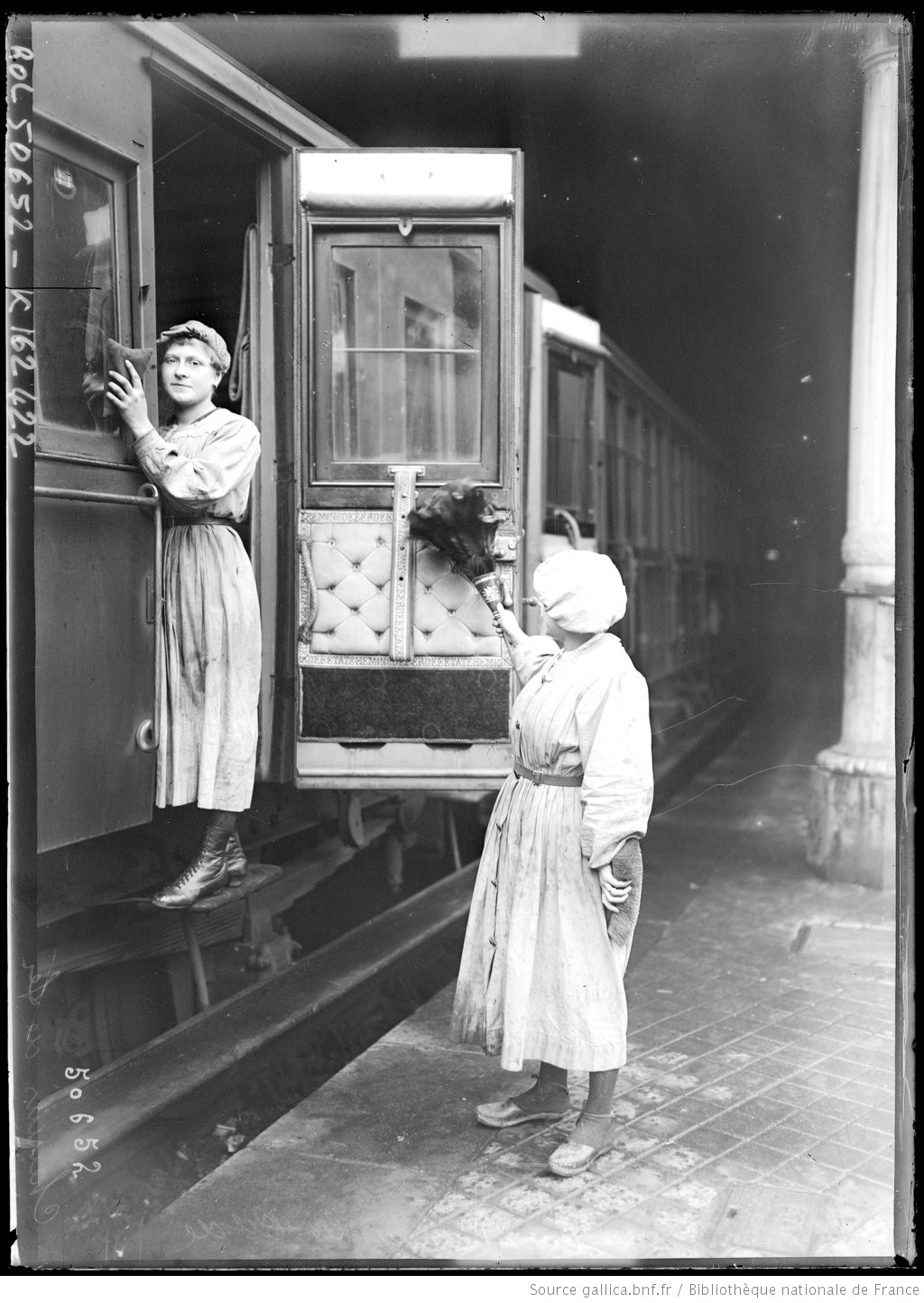 Femmes travaillant dans les chemins de fer, 1914 – Bibliothèque nationale de France