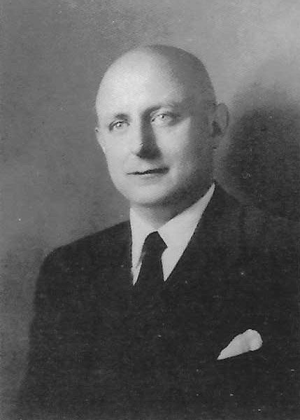 Portrait of André Debray circa 1950
- Eric Bussière, Paribas, l’Europe et le monde (1872-1992), Anvers, Fonds Mercator, 1992